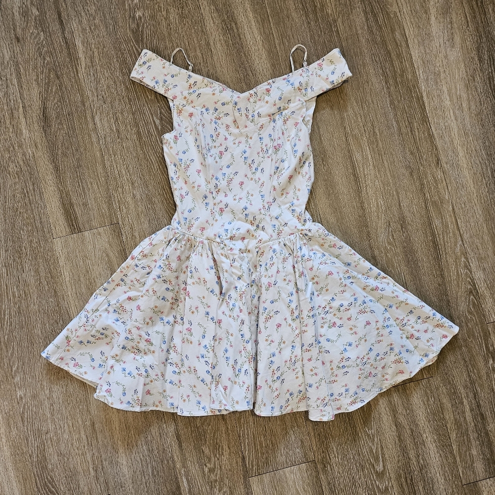 House of CB ‘Elida’ White Posy Print Corset Mini Dress ♡ - Picture 6 of 12